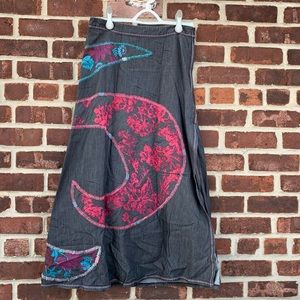 Custo Barcelona maxi skirt w/ embroidery details.